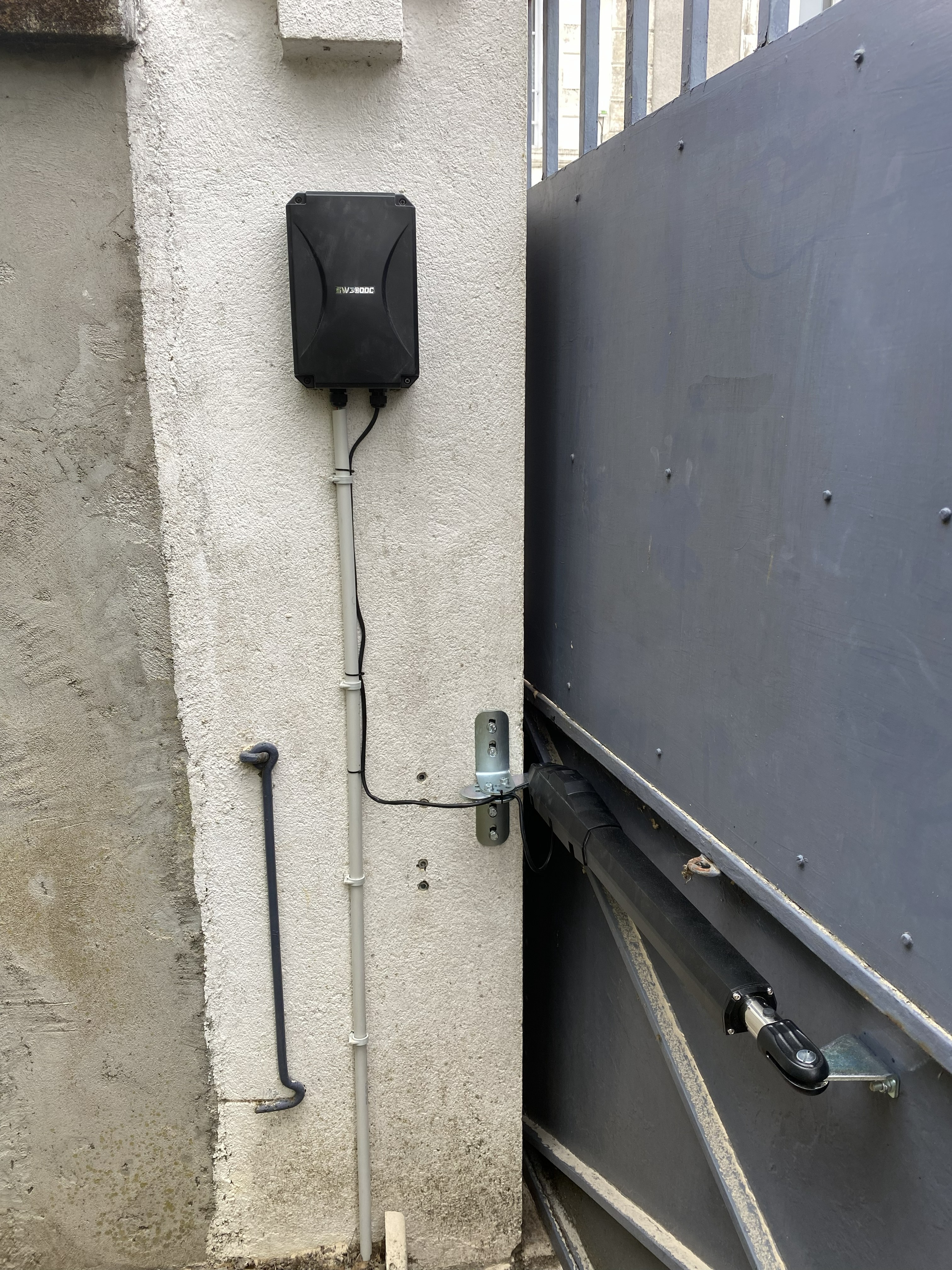 Motorisation d'un portail par Jean Répare